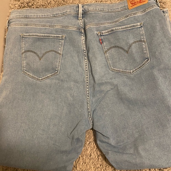 Levi Jeans - Picture 4 of 7